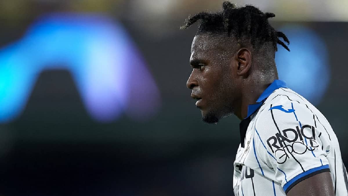 Duván Zapata celebrando el gol de Atalanta