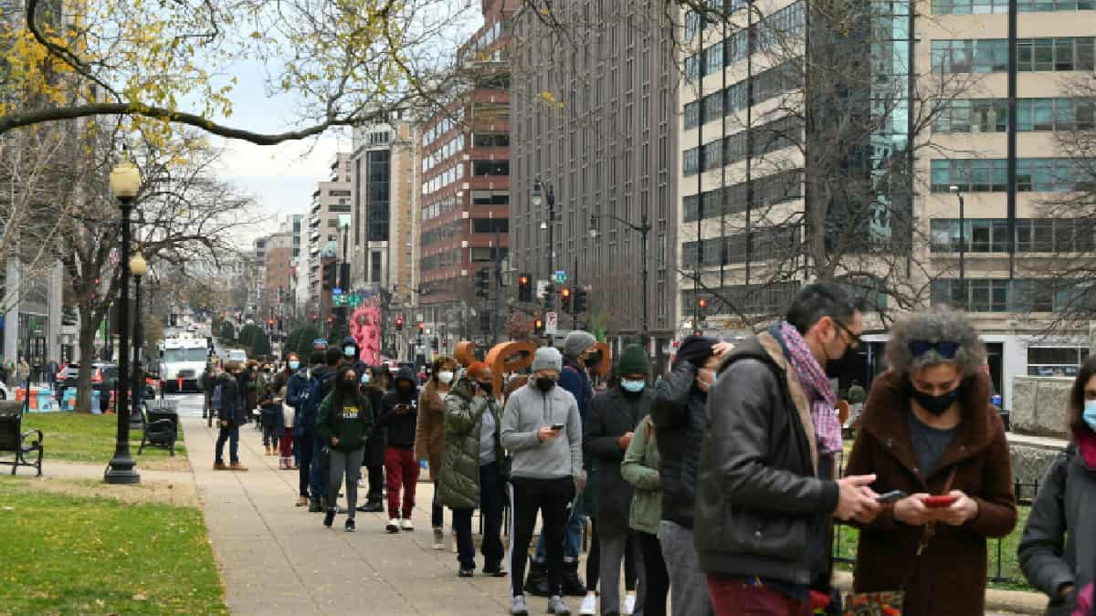 Estados Unidos empieza a salir de la ola de covid causada por ómicron