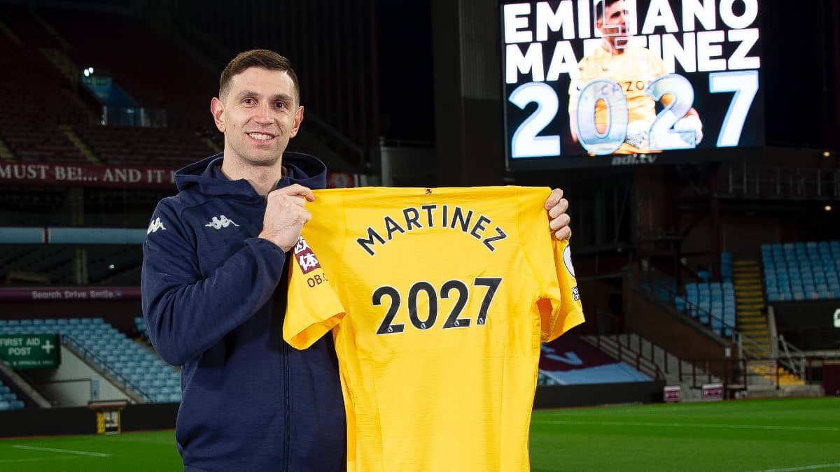 Emiliano 'Dibu' Martínez renovó su contrato con Aston Villa