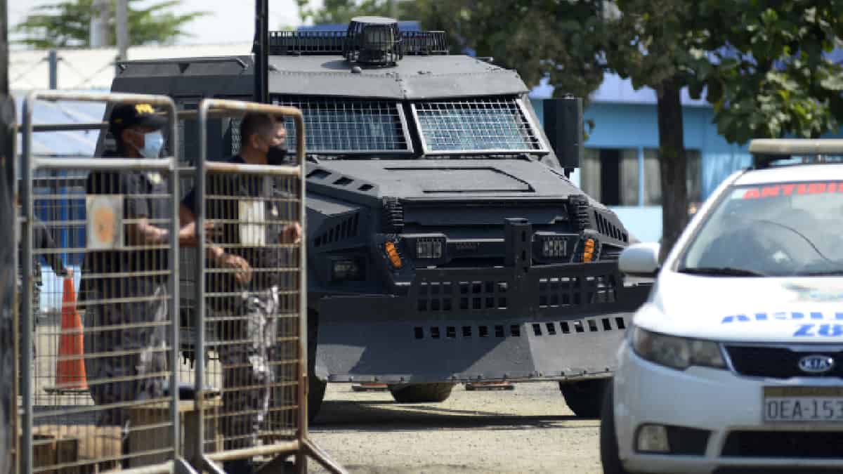 Ecuador: alarma por hallazgo de cadáveres colgados en un puente