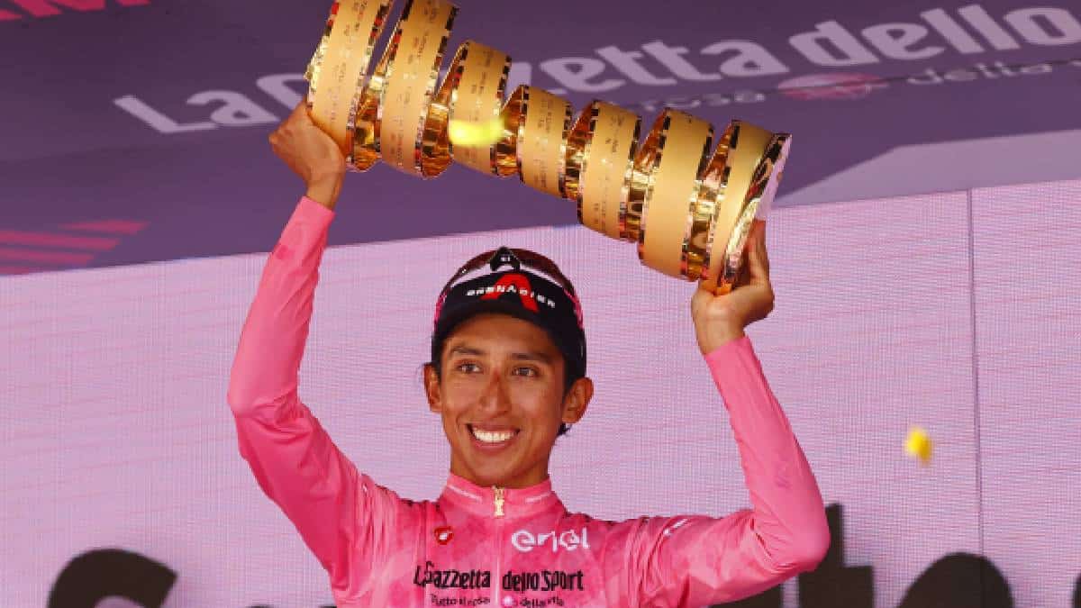 Egan Bernal renovó su contrato con el equipo Ineos hasta el 2026