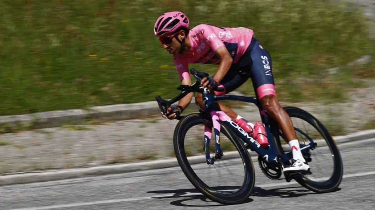 Egan Bernal impuso su ley en el Zoncolan y Simon Yates revivió