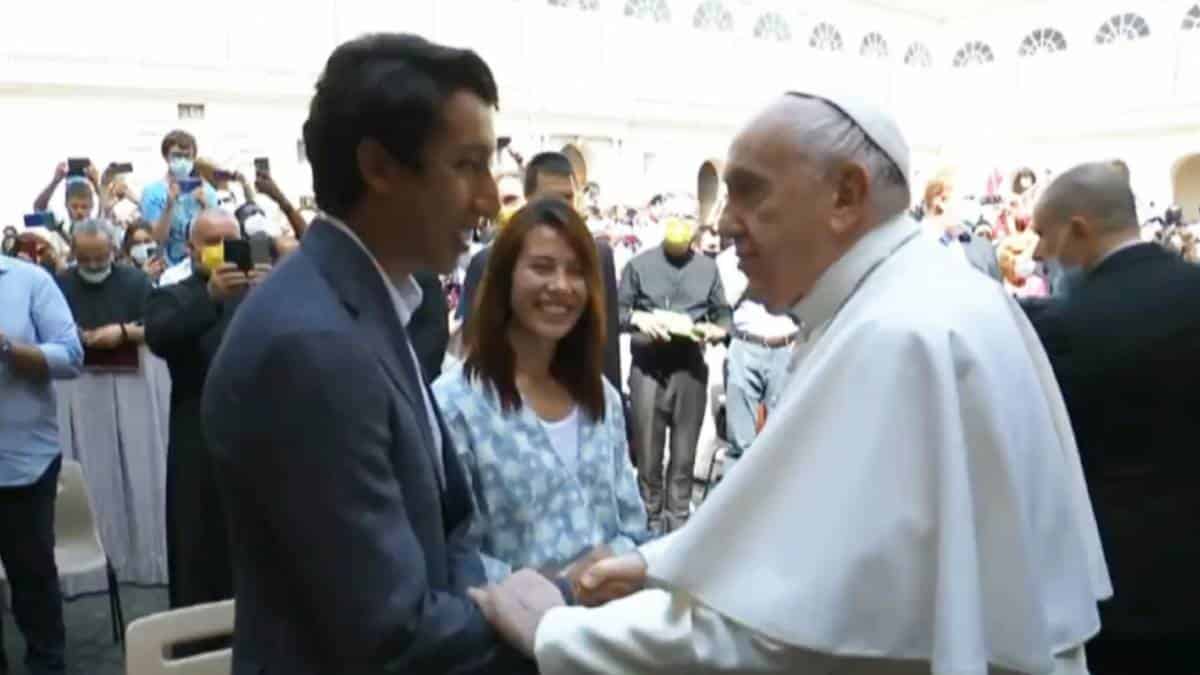 Egan Bernal visitó al papa Francisco en la que calificó como "la mejor experiencia de mi vida".