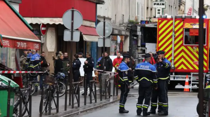Las autoridades acordonaron los alrededores del centro cultural kurdo, donde se presentó el ataque. Foto: AFP Las autoridades acordonaron los alrededores del centro cultural kurdo, donde se presentó el ataque.