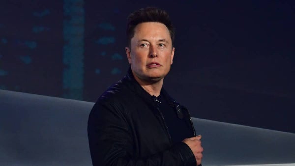 El multimillonario Elon Musk cerrará la operación de X en Brasil