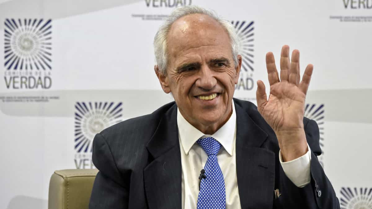 Expresidente Ernesto Samper es sometido a cirugía