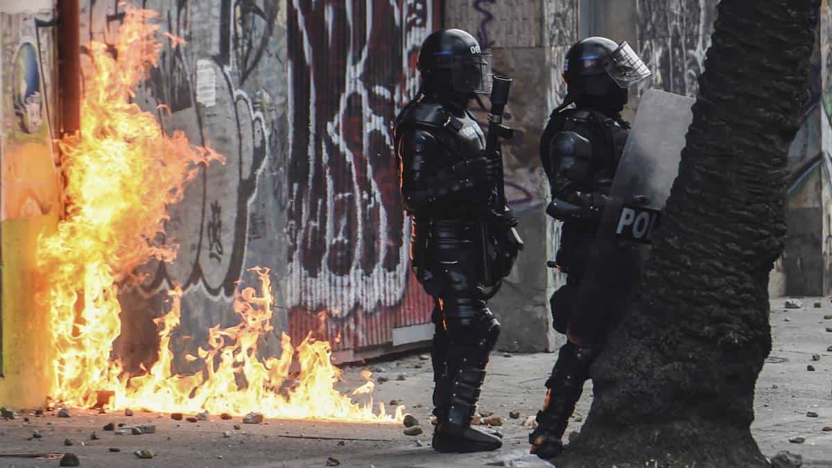 Menor denunció que fue abusada sexualmente por agente del Esmad en Medellín