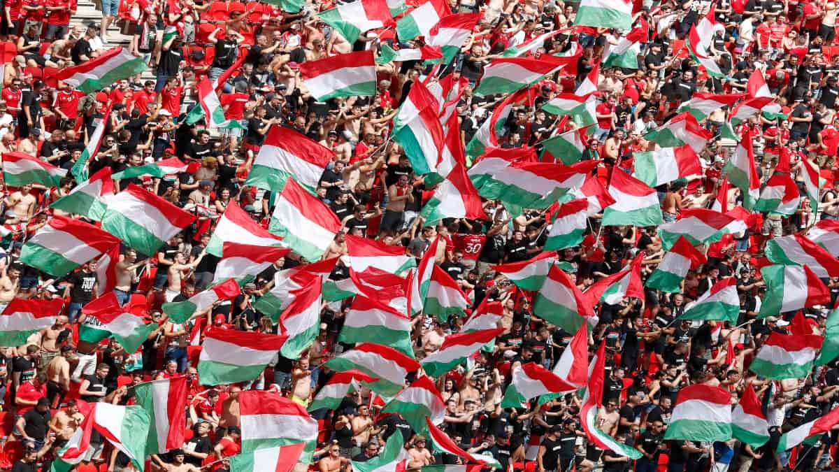 Estadios húngaros iluminaran bandera nacional en rechazo a la UEFA.
