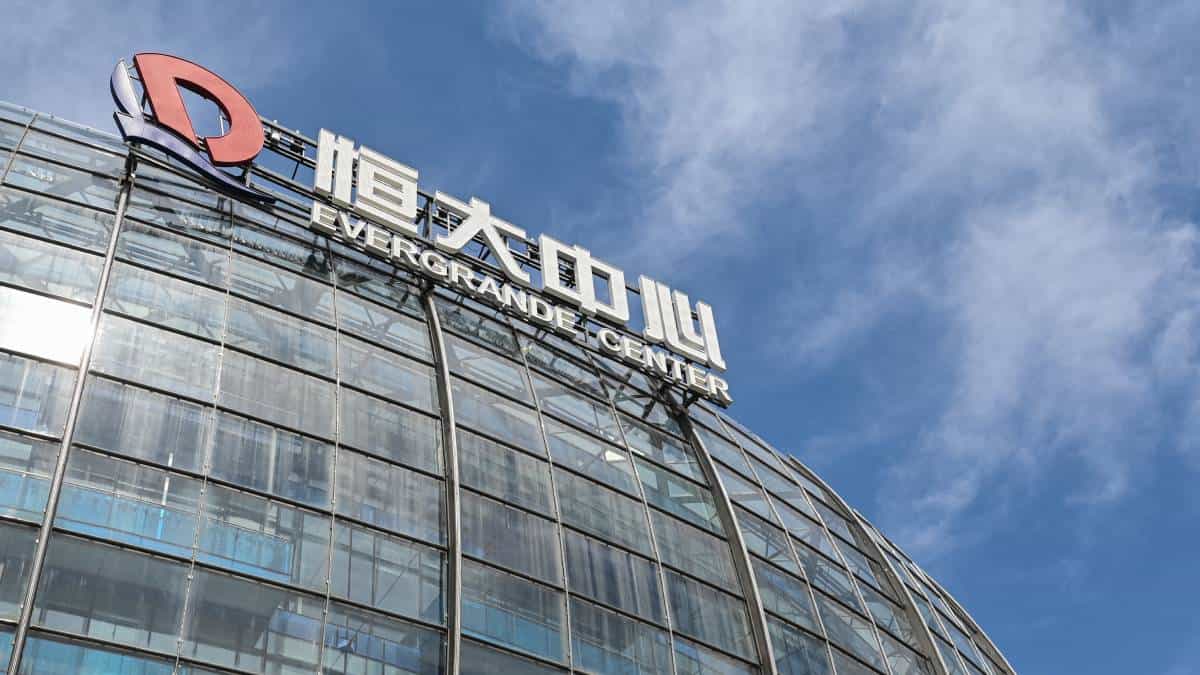 Evergrande vende su participación en un banco para recuperar capital