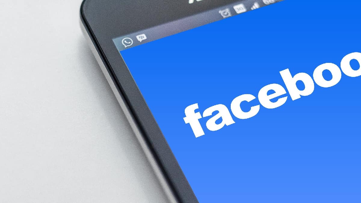 Rusia limita el acceso a Facebook, acusado de censurar medios rusos