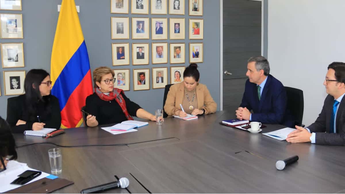 Fasecolda y MinTrabajo