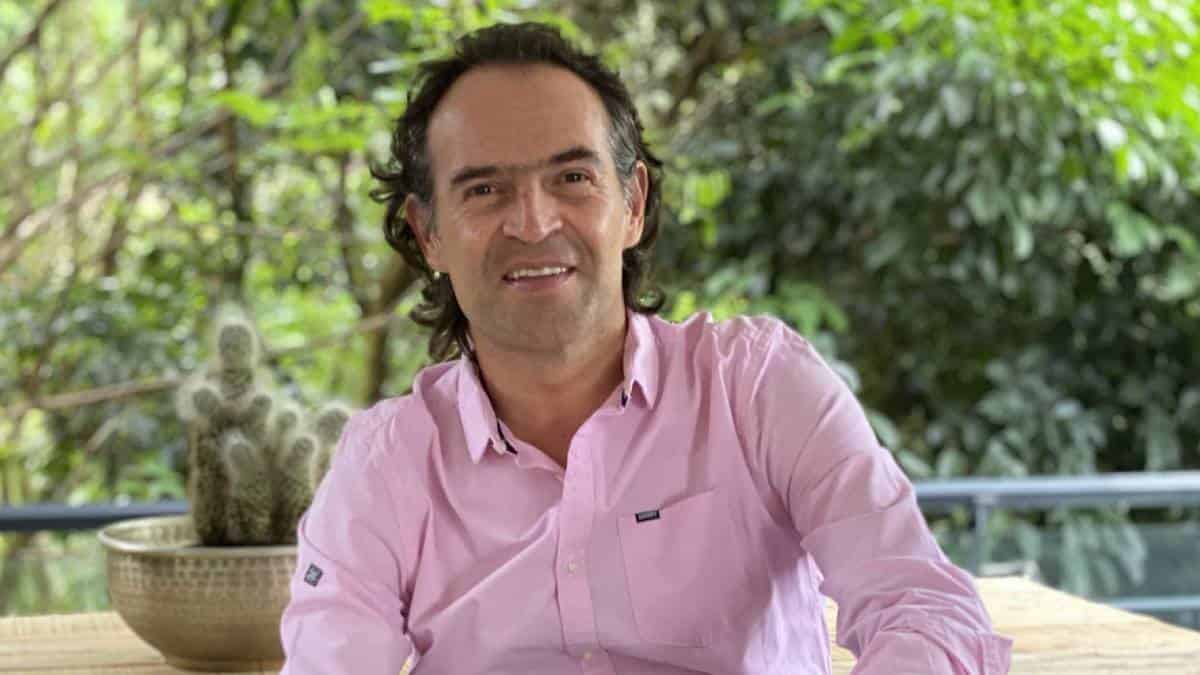 El exalcalde de Medellín recolectó 1.450.000 firmas para continuar con su aspiración de llegar a la Casa de Nariño en 2022.