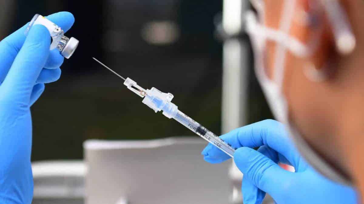 Defensoría pide no hacer fiestas si 60% de población no tiene vacuna