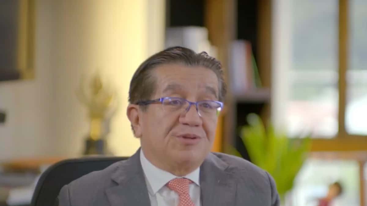 Fernando Ruiz, ministro de Salud