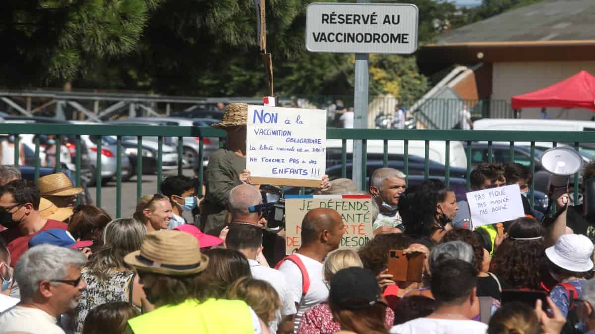 Francia estudia nueva ley ante el incremento de contagios covid.