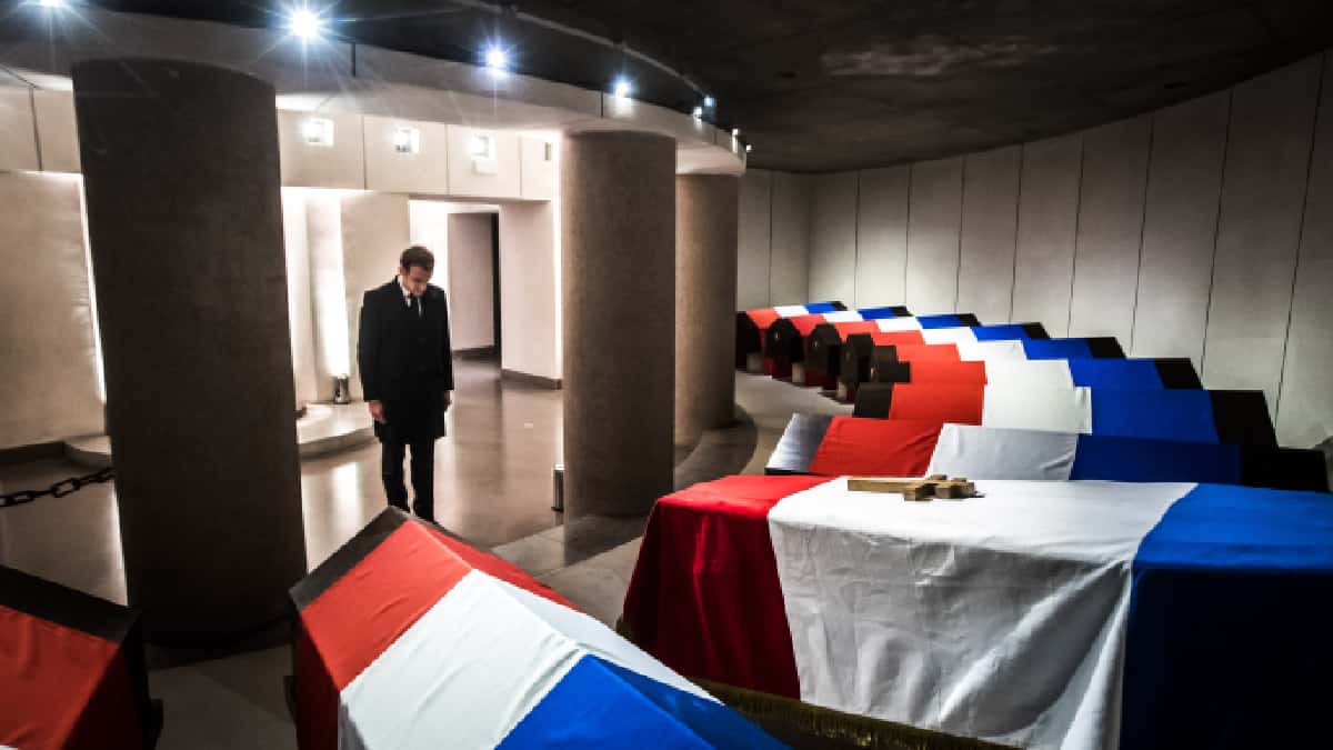 Foto: Christophe Petit Tesson - AFP / Francia conmemora fin de Primera Guerra Mundial y entierra al último miembro de orden de combatientes