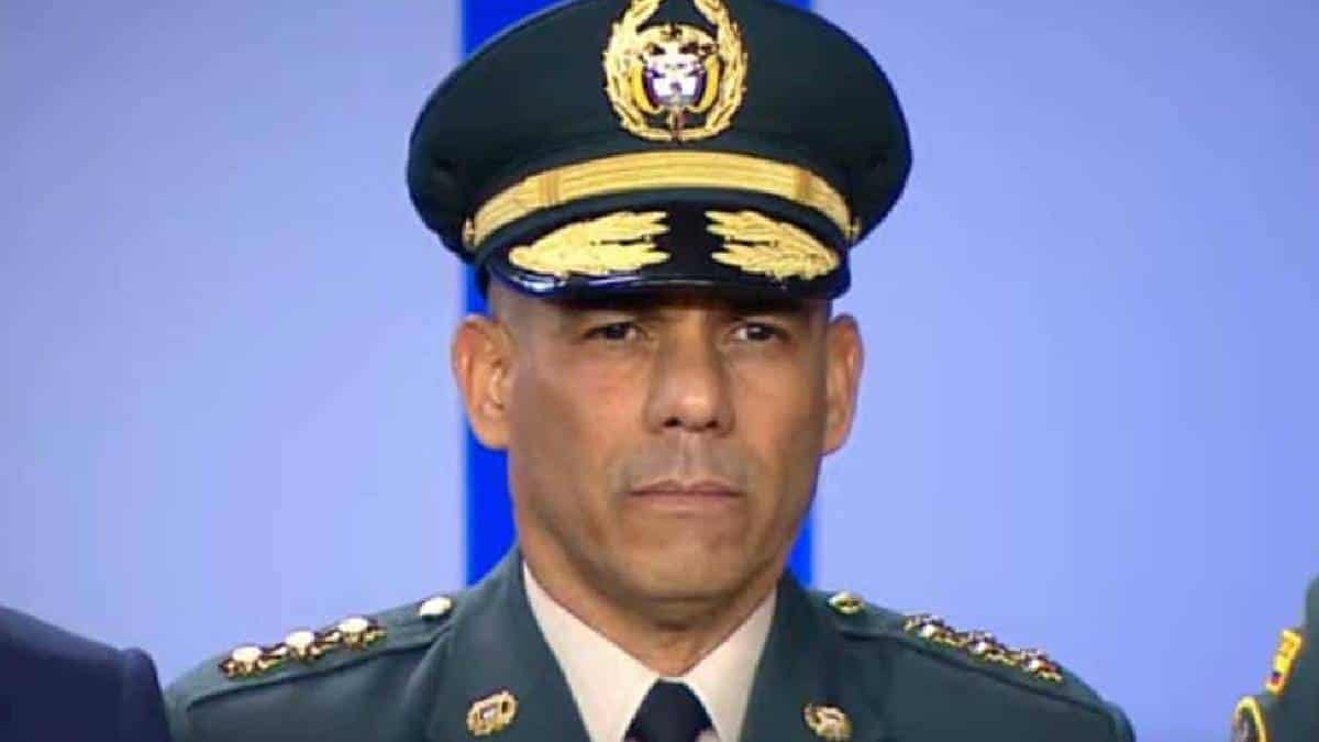 Militares en retiro respaldan al general Zapateiro