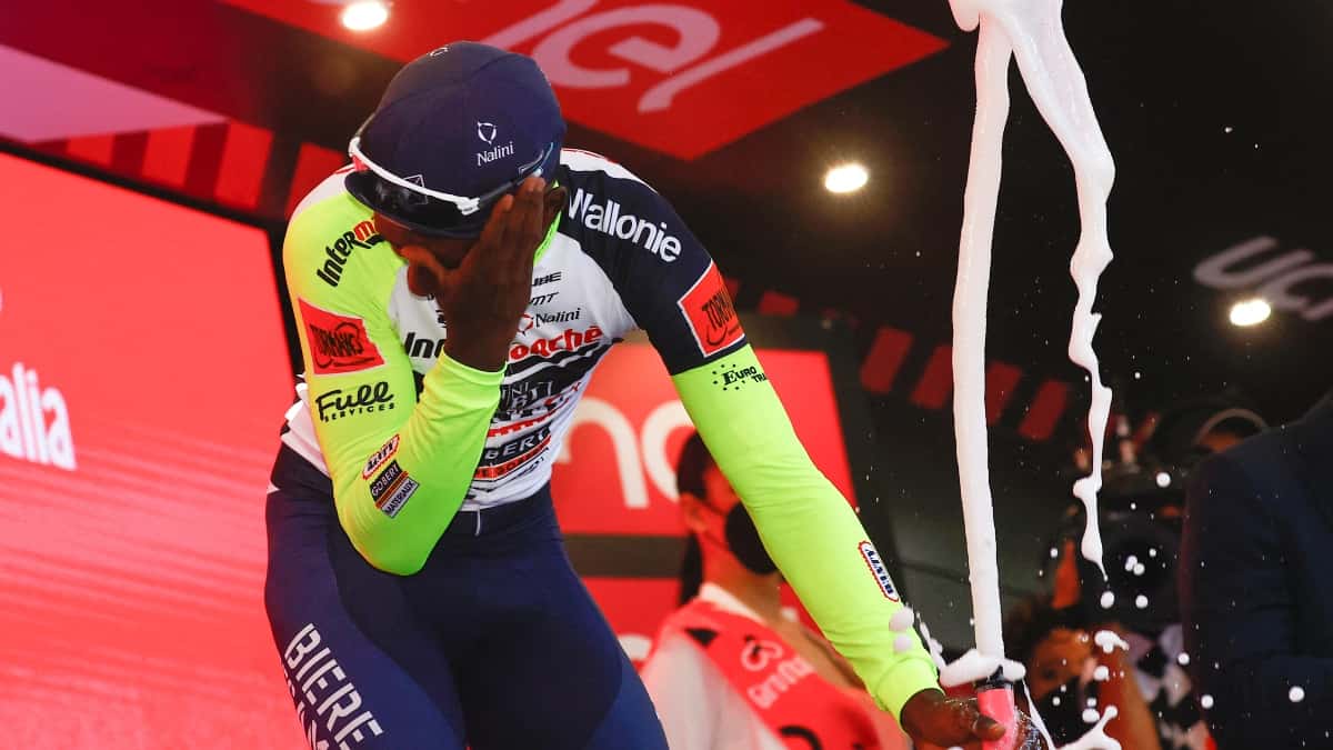 Biniam Girmay se retiró del Giro 2022