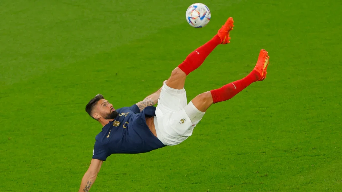 Giroud-chilena-Francia-Polonia