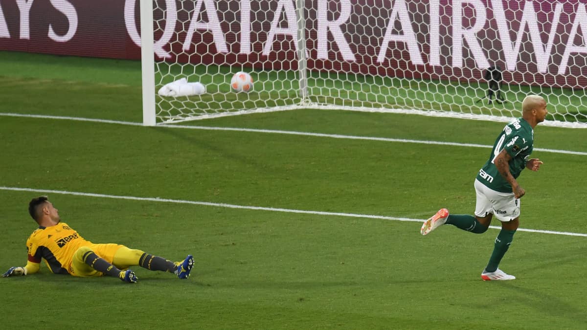 Gol de Deyverson contra Flamengo