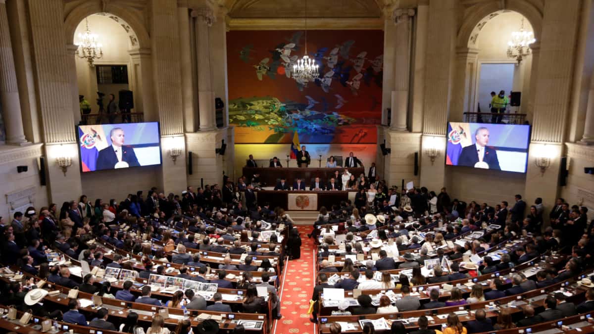 Gritería en el Congreso en medio del discurso de Duque