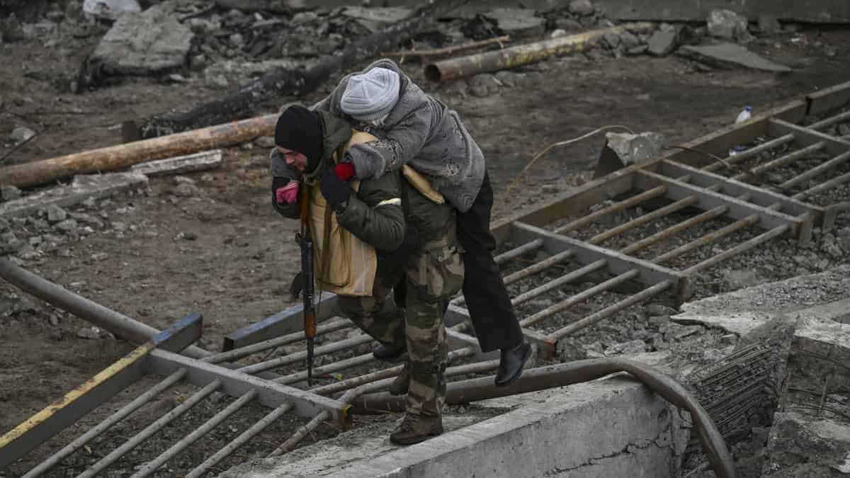 Bombardeo en Kiev deja un muerto y 12 heridos.