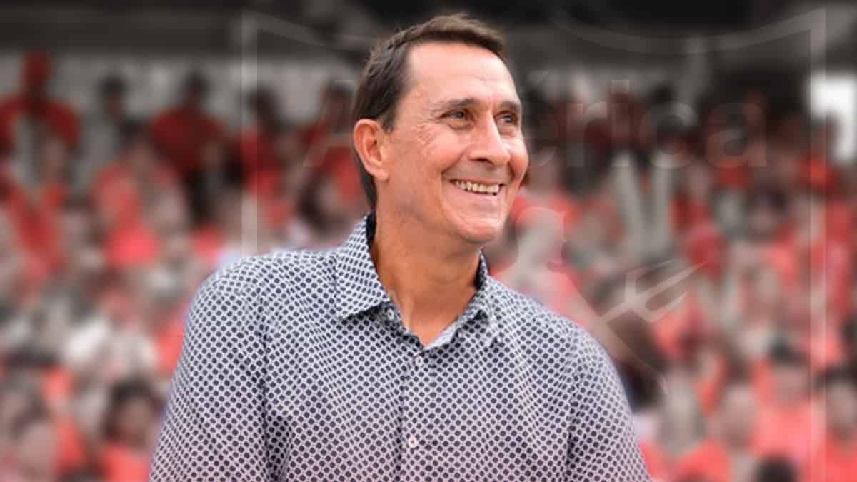 América de Cali: Alexandre Guimaraes no llegó por problemas de avión