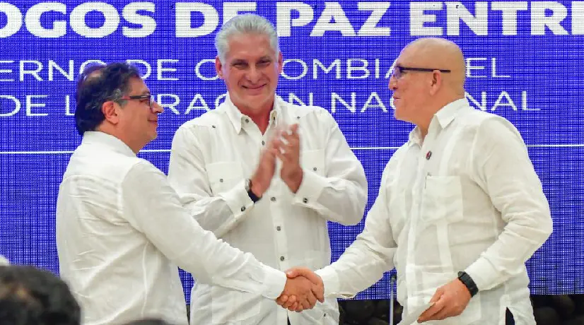 Presidente Gustavo Petro y máximo comandante del ELN 'Antonio García'