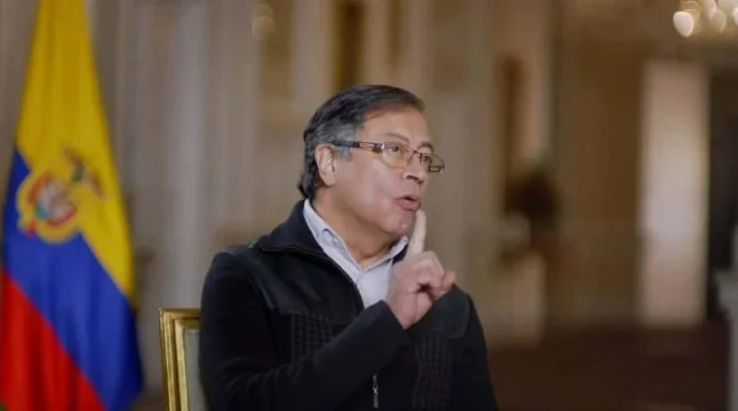 Gustavo Petro en reunión en Casa de Nariño