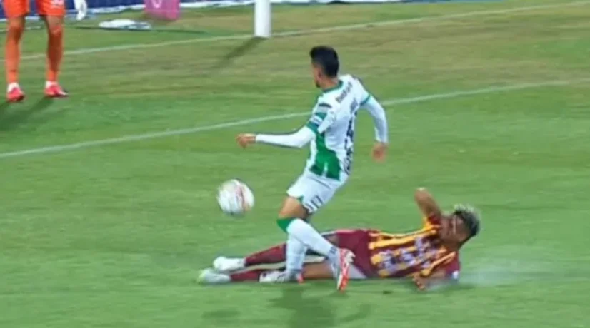 Así quedó pantorrilla de Haydar en expulsión de Gentil