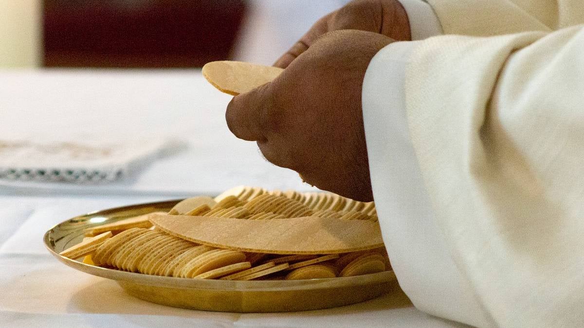 Hay escasez de hostias en las iglesias para Semana Santa