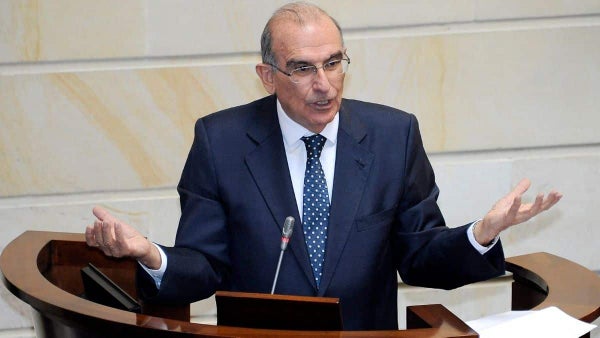 "Al Gobierno le toca cumplir y no lo ha hecho": Humberto de la Calle le respondió a Gustavo Petro