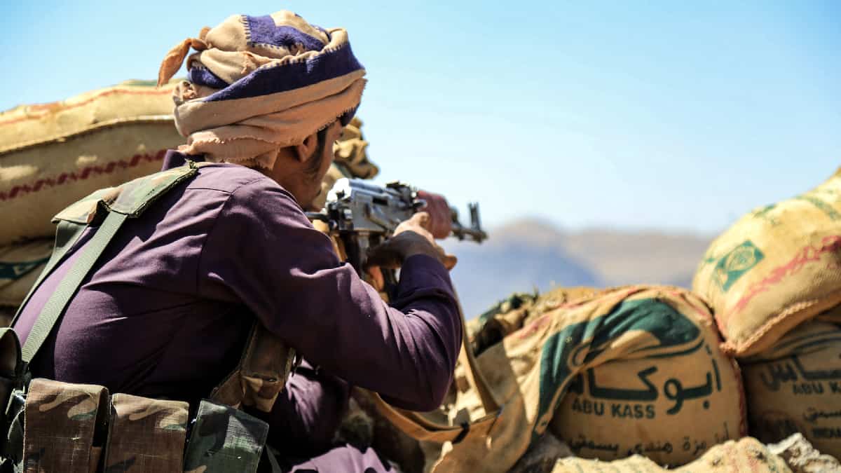 Coalición saudita afirma que mató a más de 90 rebeldes hutíes en ataques aéreos