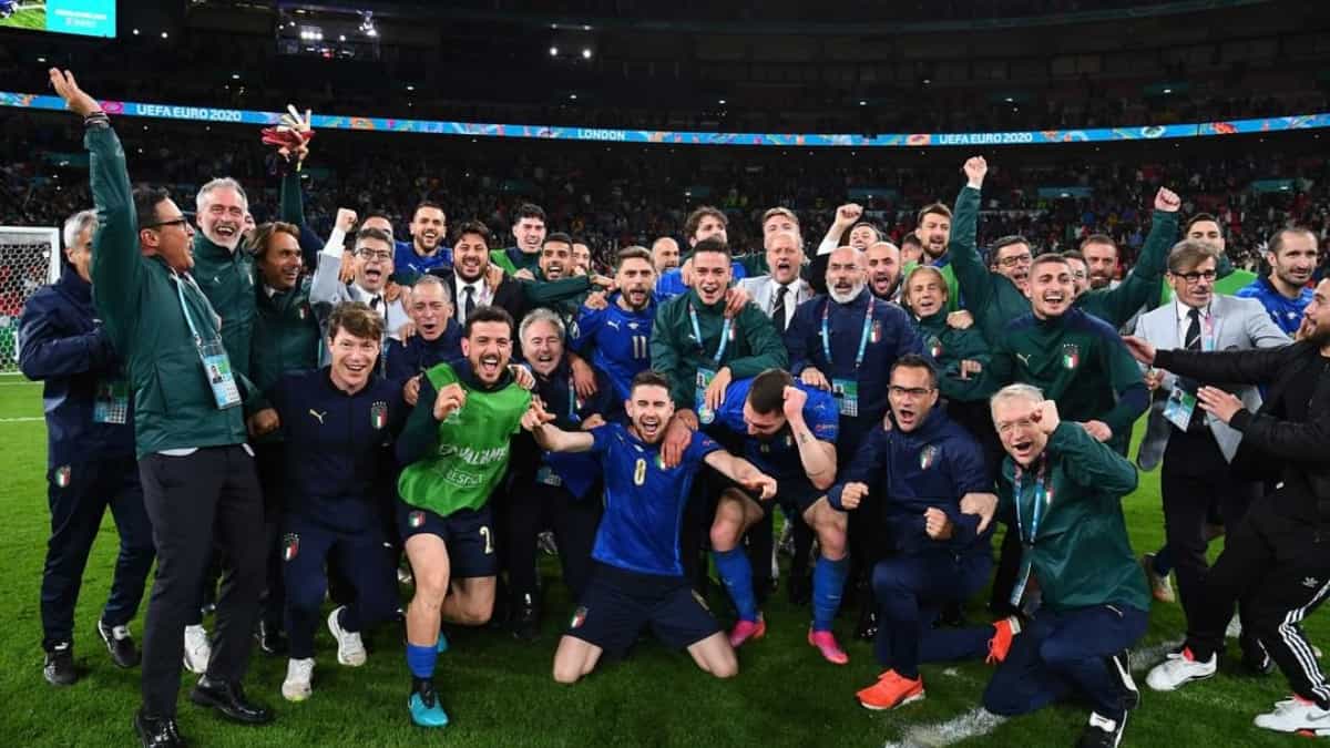 UEFA sancionó a Inglaterra por incidentes en la final de la Eurocopa