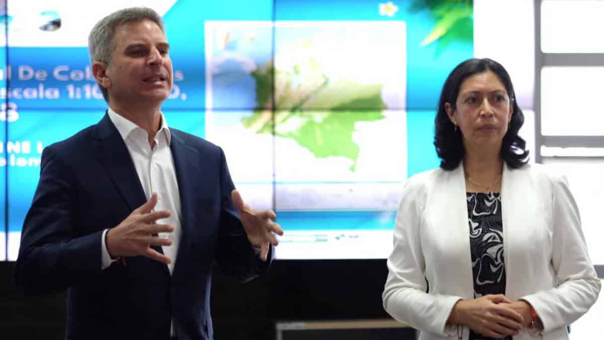 Ministro de Ambiente y Desarrollo sostenible y directora del Ideam.