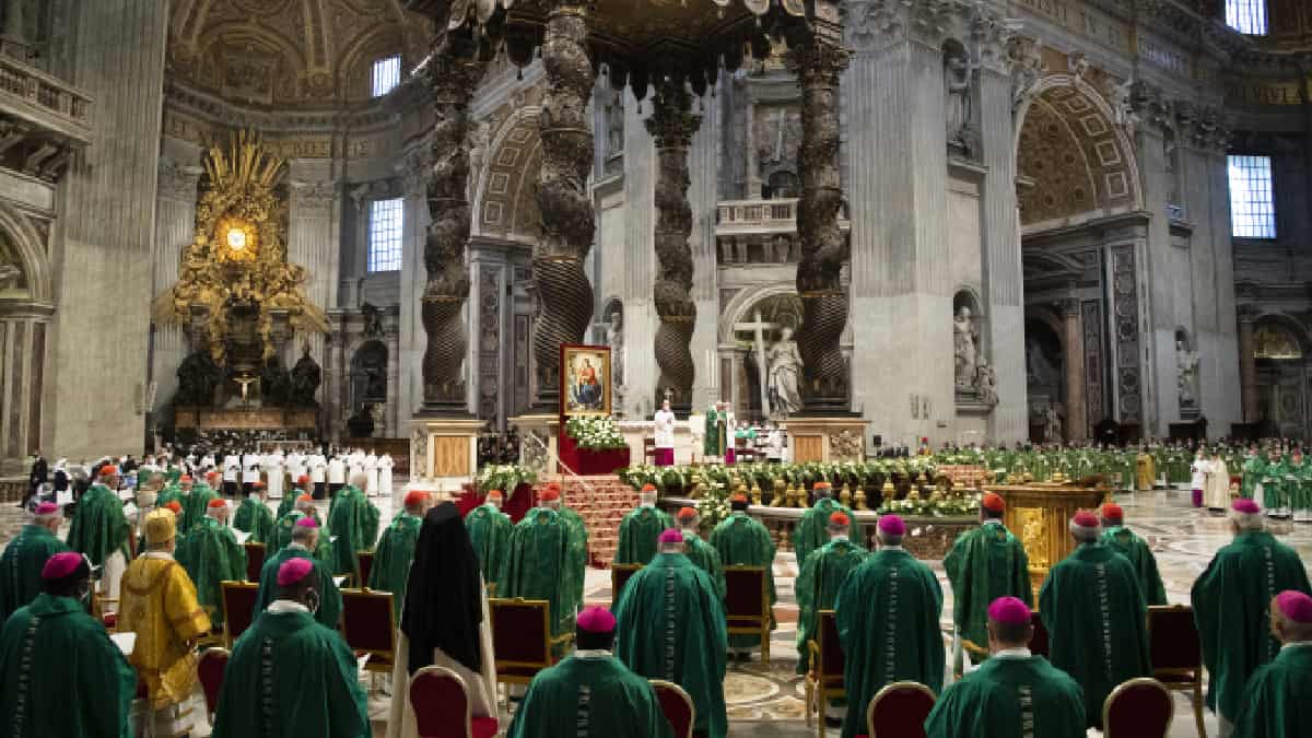 Secreto de confesión no será excusa para que los sacerdotes denuncien los abusos a menores