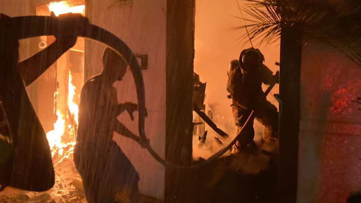 Incendio en Santa Fe de Antioquia destruyó varios comercios