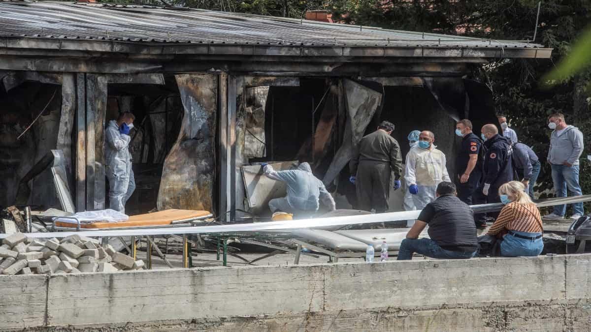 Incendio en unidad para enfermos de covid-19 deja al menos 14 muertos