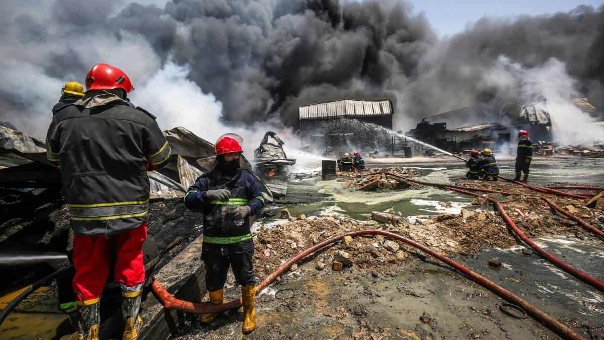 Tragedia en Irak: al menos 27 muertos por incendio en UCI para enfermos de covid-19