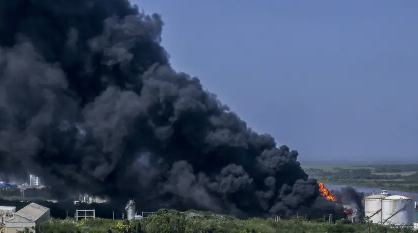 Incendio en Barranquilla en bodega de reciclaje