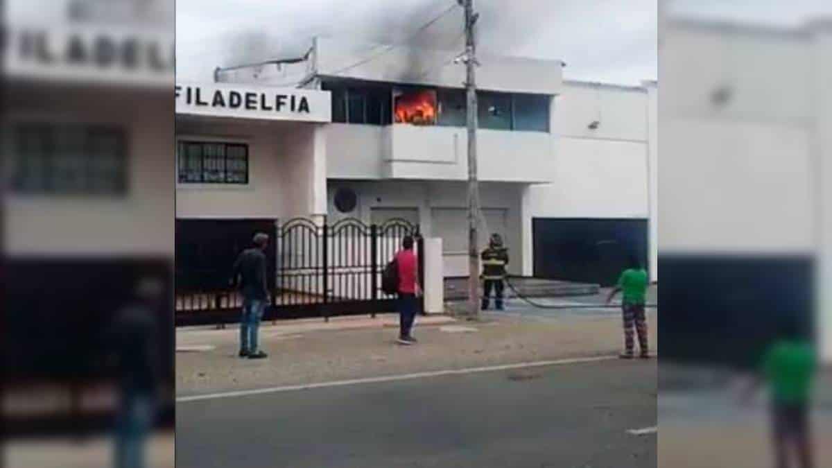 Vándalos atacaron iglesia cristiana con bombas molotov en Neiva