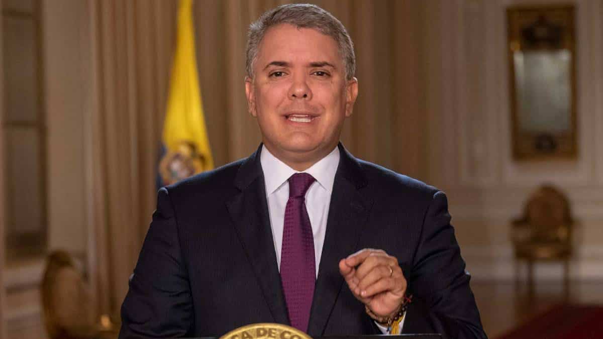 Duque pide a EE. UU. "reflexionar" sobre conversaciones con Maduro
