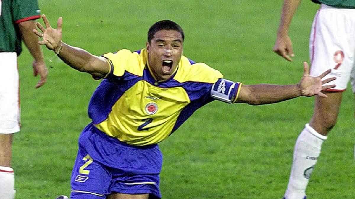 Iván Ramiro Córdoba en festejo de gol con la Selección Colombia.