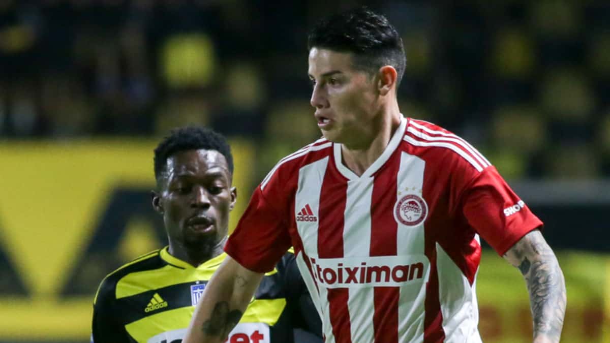 James-Olympiacos-vs-Aris