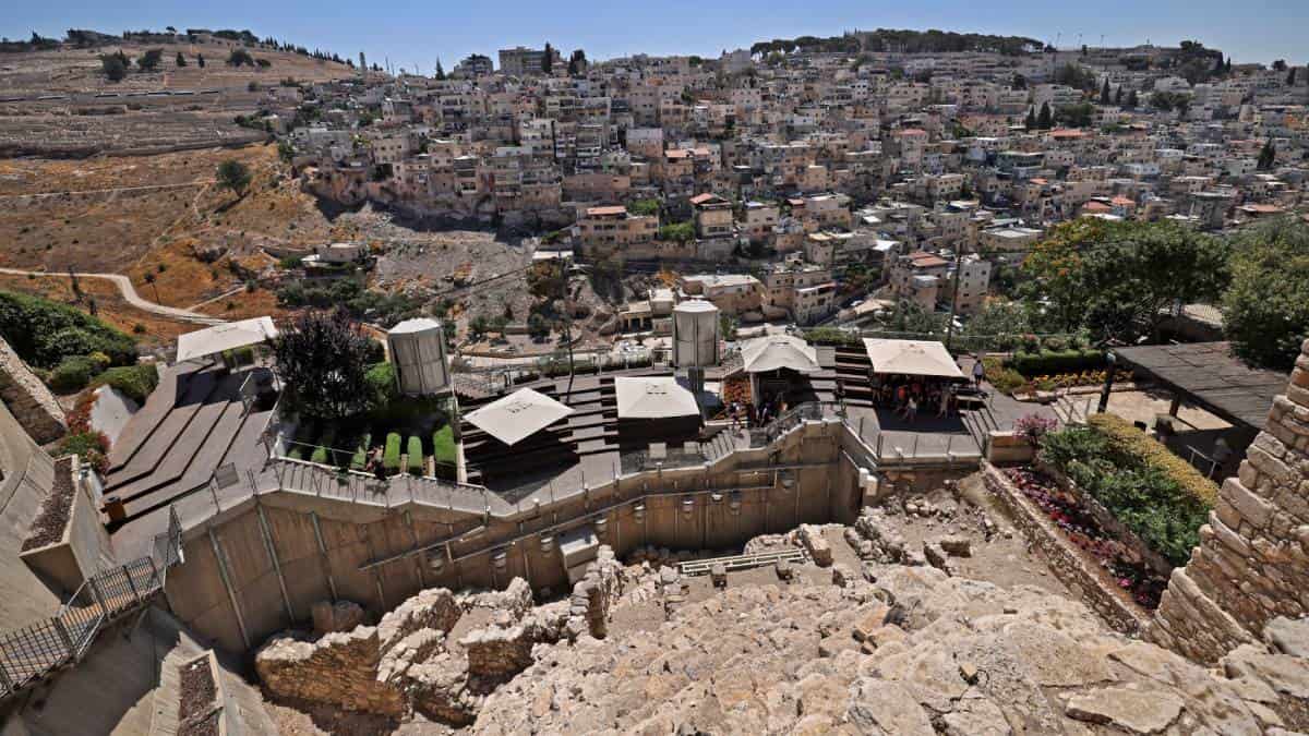 Arqueólogos descubren secciones perdidas de la muralla de Jerusalén
