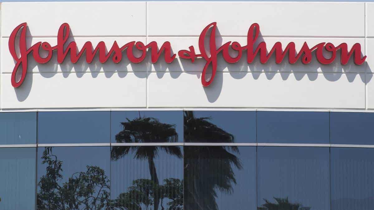 El laboratorio Johnson & Johnson anuncia plan para dividirse en dos entidades