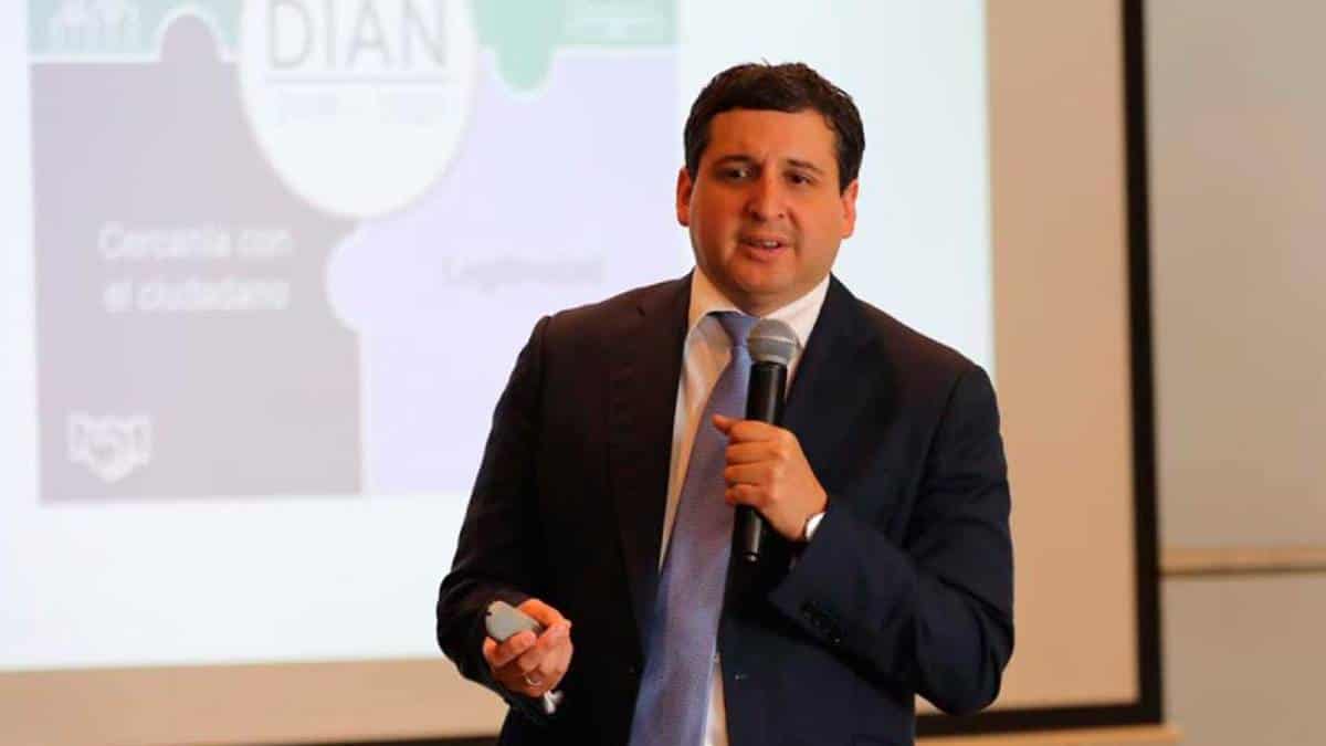 Renunció el director de la Dirección de Impuestos y Aduanas Nacionales