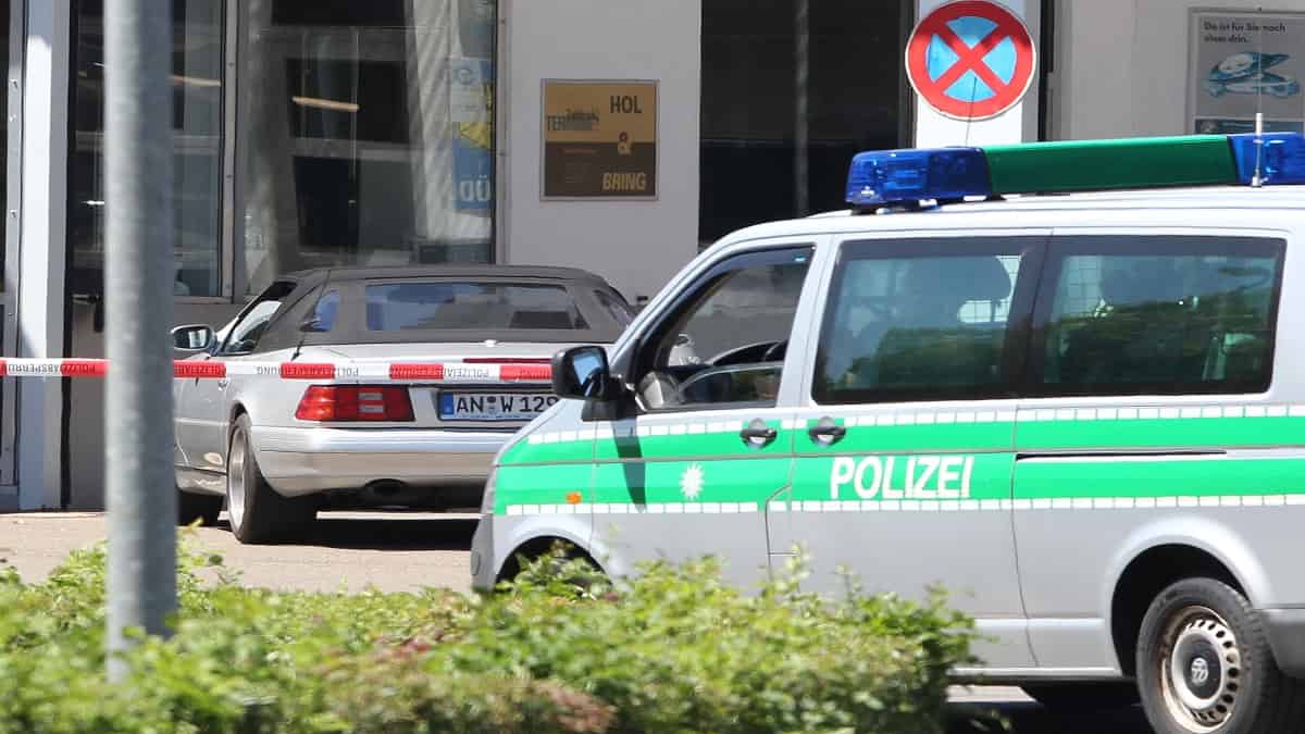 Joven es asesinado en Alemania por exigir el uso de tapabocas.