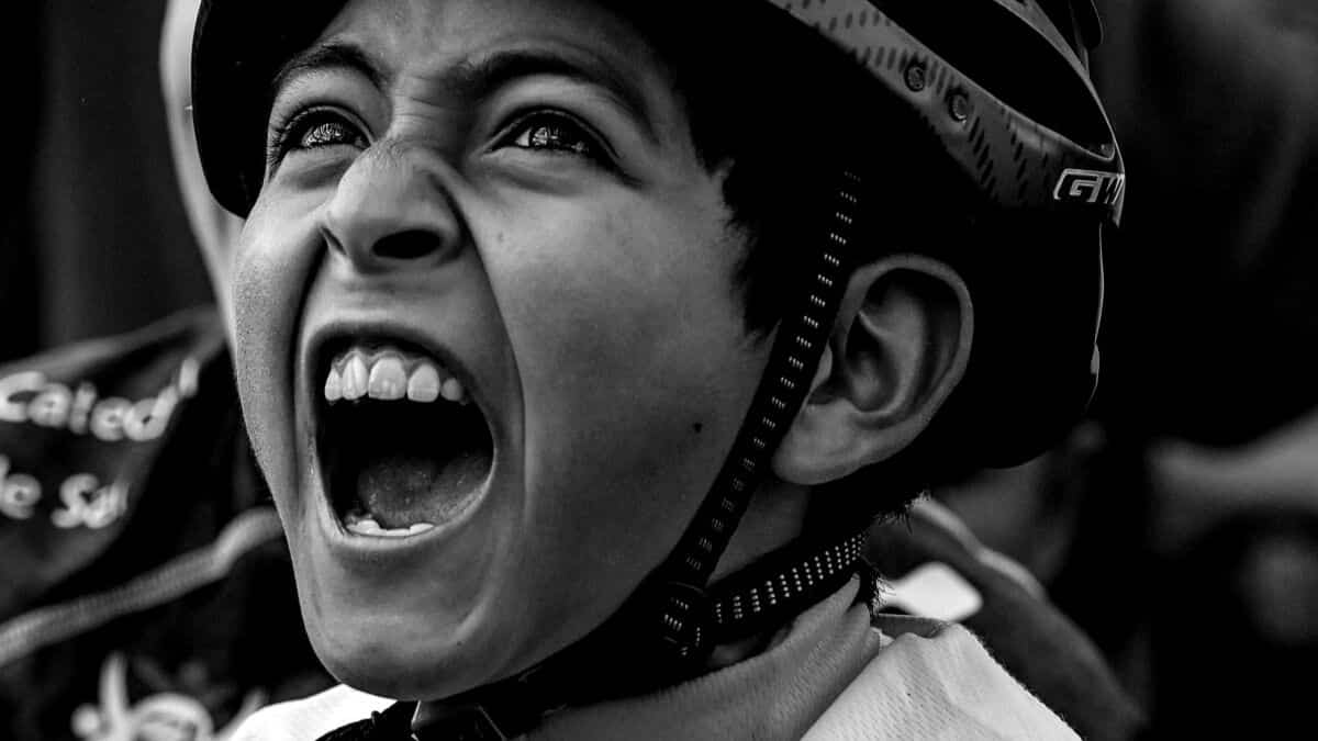 Julián Esteban Gómez, el niño que se emocionó hasta las lágrimas con la victoria de Egan Bernal en el Tour de Francia 2019.