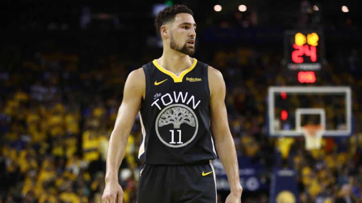 Klay Thompson regresa a la NBA tras casi tres años ausente